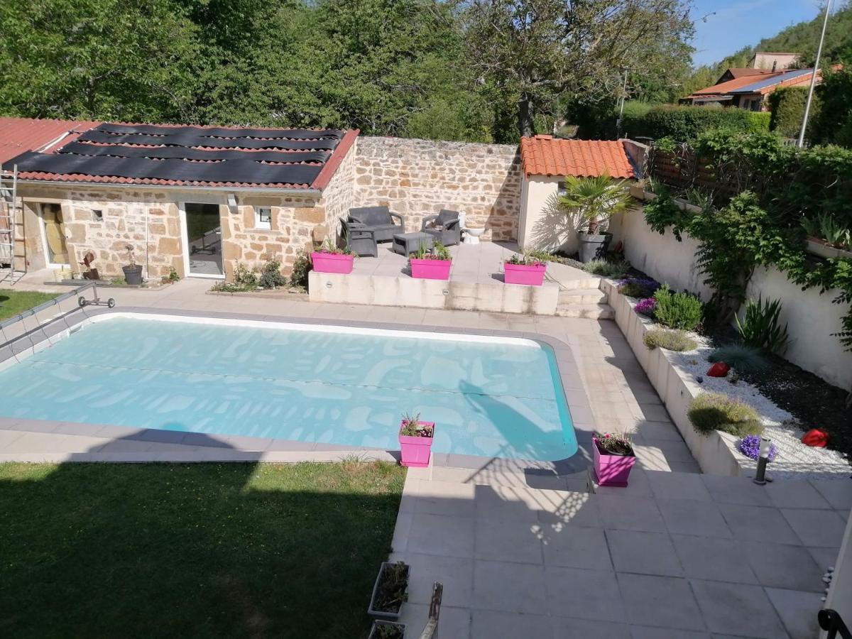 La Salamandre Apartamento Vic-le-Comte Exterior foto