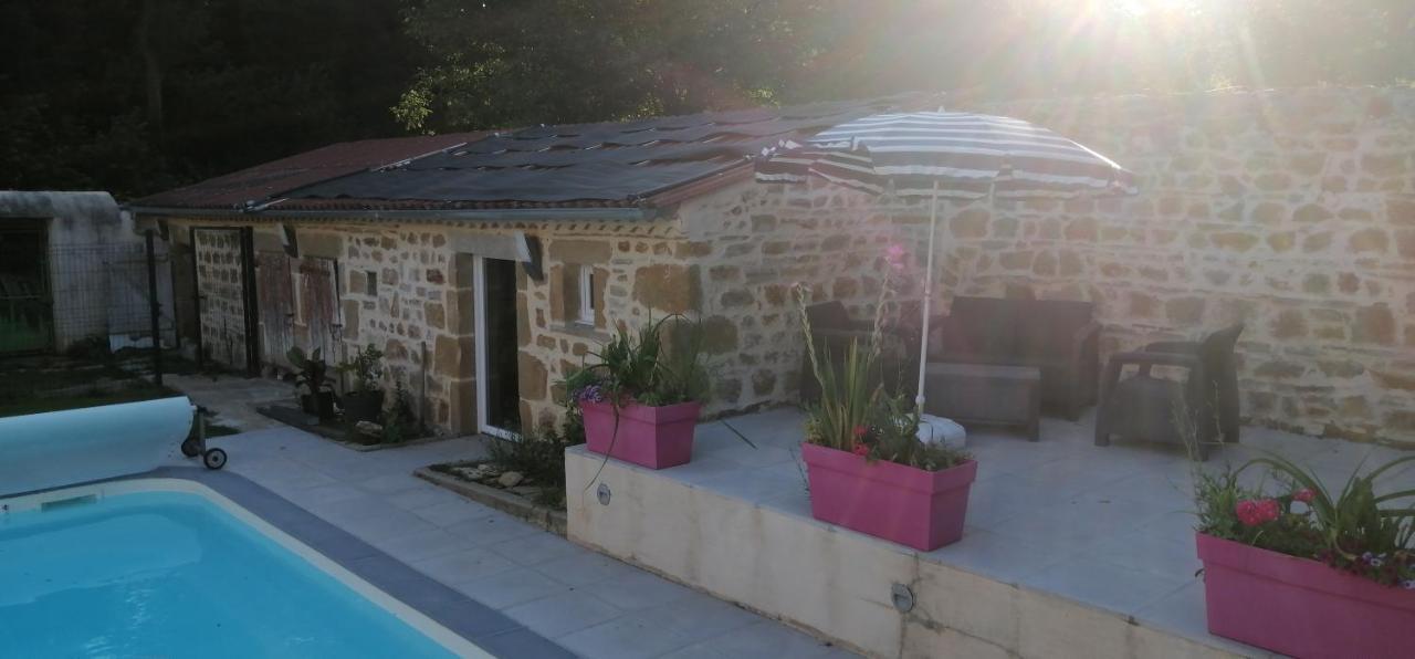 La Salamandre Apartamento Vic-le-Comte Exterior foto